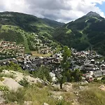 Ξενοδοχείο Aiguille Noire 2*