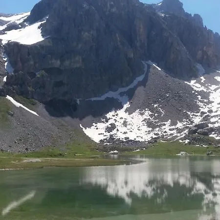 Aiguille Noire فندق 2*